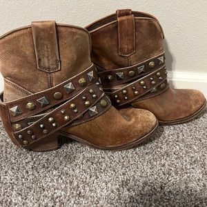 Coral Boots